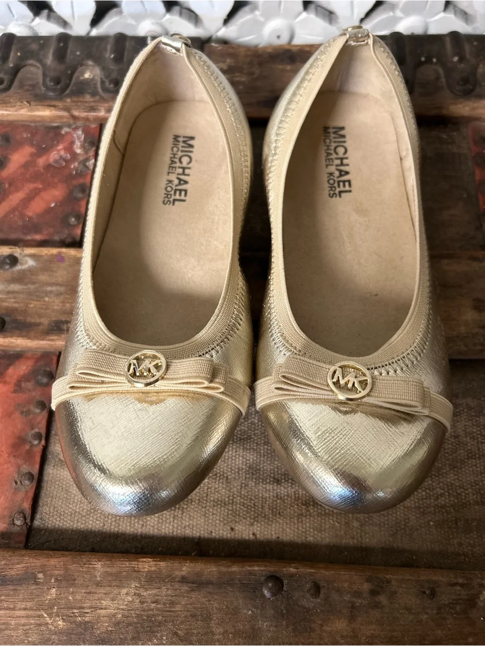 Michael Kors Girls Size 2 Gold Ballet Flats MK Logo Bow Metallic Slip On Shoes